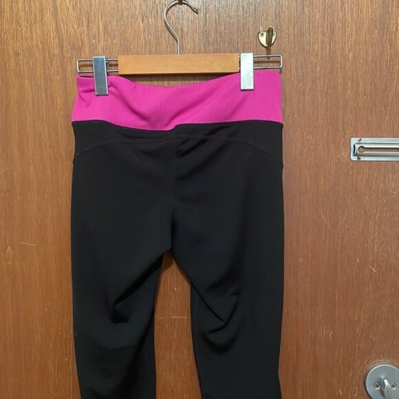 Old Navy Active Capri Leggings - Picture 7 of 7